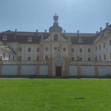 Kloster St Marienthal Zisterziensen Aparthotel